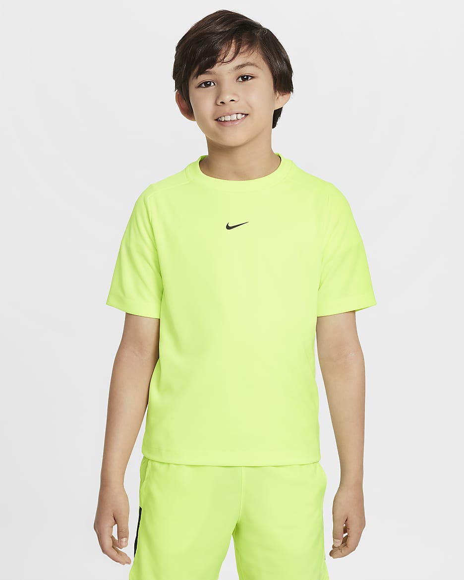 Playera de entrenamiento con grafico Dri FIT Nike Multi para nino talla grande. Nike